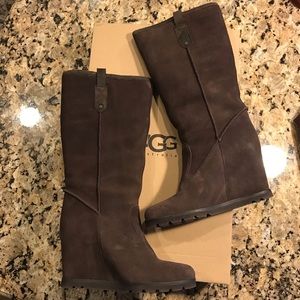 NIB Ugg Soleil boots